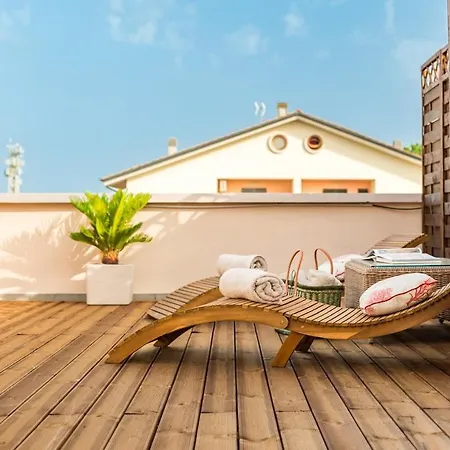 شقة Rooftop Sealavie, Jacuzzi E Terrazza Privata فياريجيو