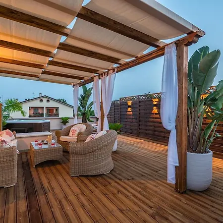 Rooftop Sealavie, Jacuzzi E Terrazza Privata شقة
