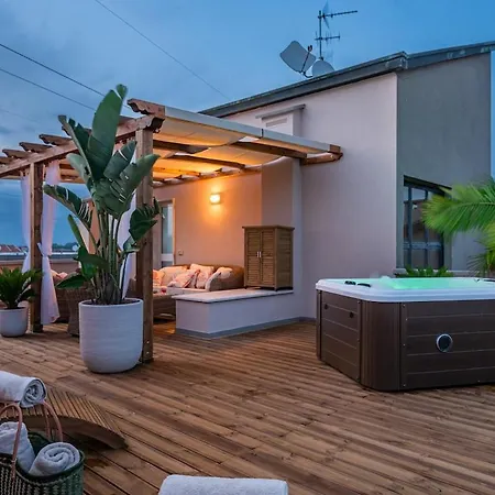 Rooftop Sealavie, Jacuzzi E Terrazza Privata Апартаменты Виареджо