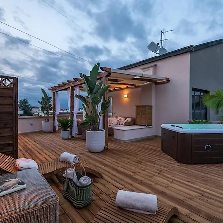 Rooftop Sealavie, Jacuzzi E Terrazza Privata Виареджо