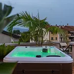 Apartment Rooftop Sealavie, Jacuzzi E Terrazza Privata