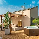 Apartment Rooftop Sealavie, Jacuzzi E Terrazza Privata *