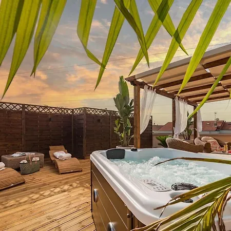 Apartment Rooftop Sealavie, Jacuzzi E Terrazza Privata Viareggio