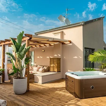 Apartman Rooftop Sealavie, Jacuzzi E Terrazza Privata *